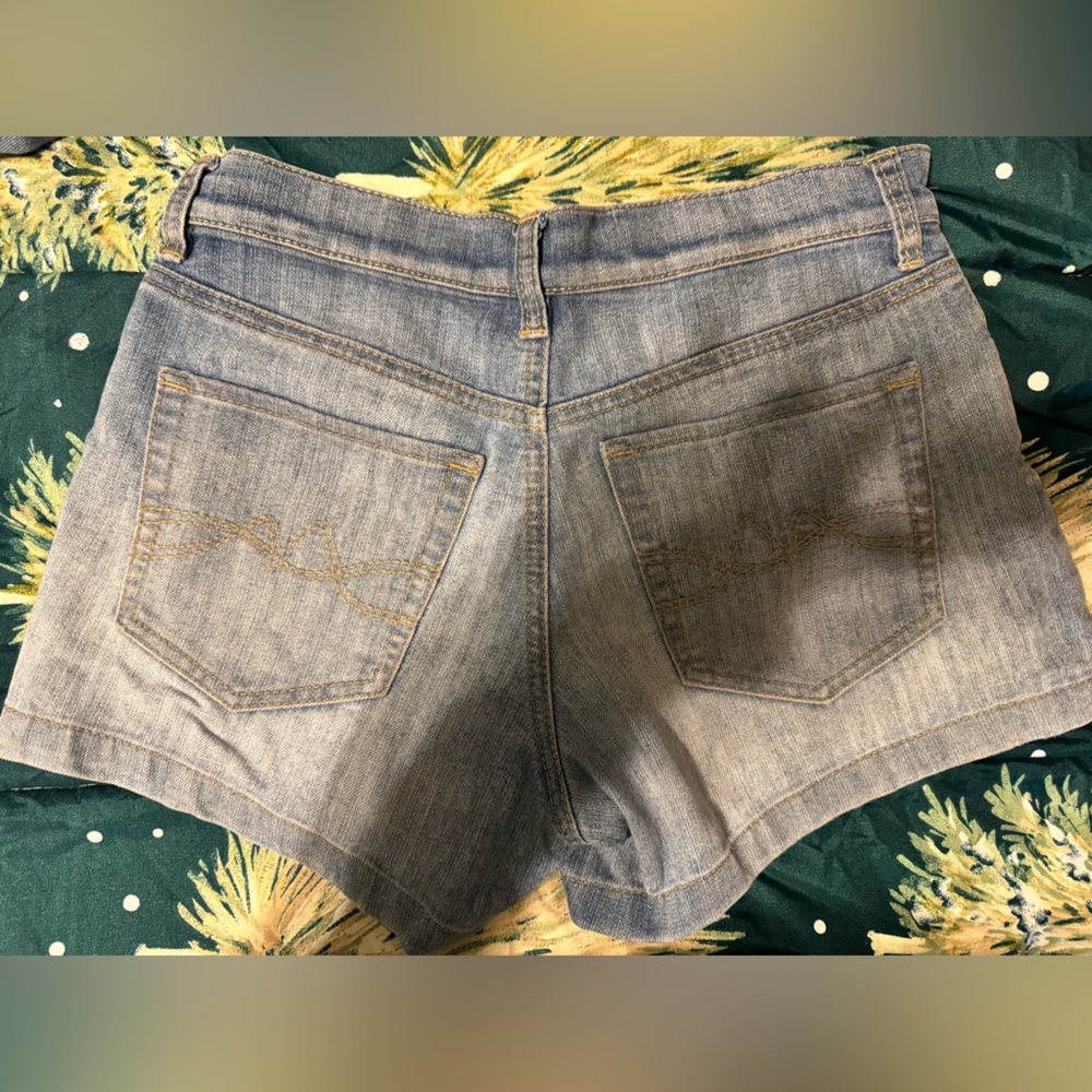 New York & Company Light Blue Women's Jean Shorts - Picture 2 of 5